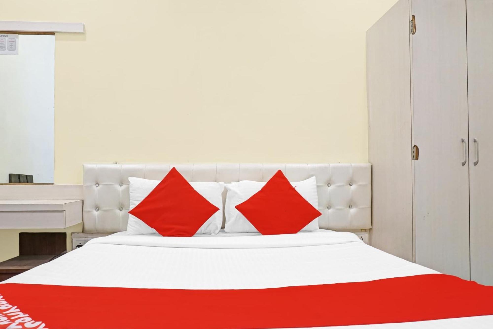 Mundhva Hotel O 24K Inn מראה חיצוני תמונה