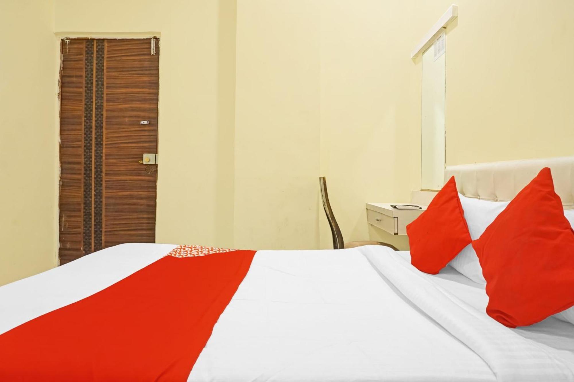 Mundhva Hotel O 24K Inn מראה חיצוני תמונה