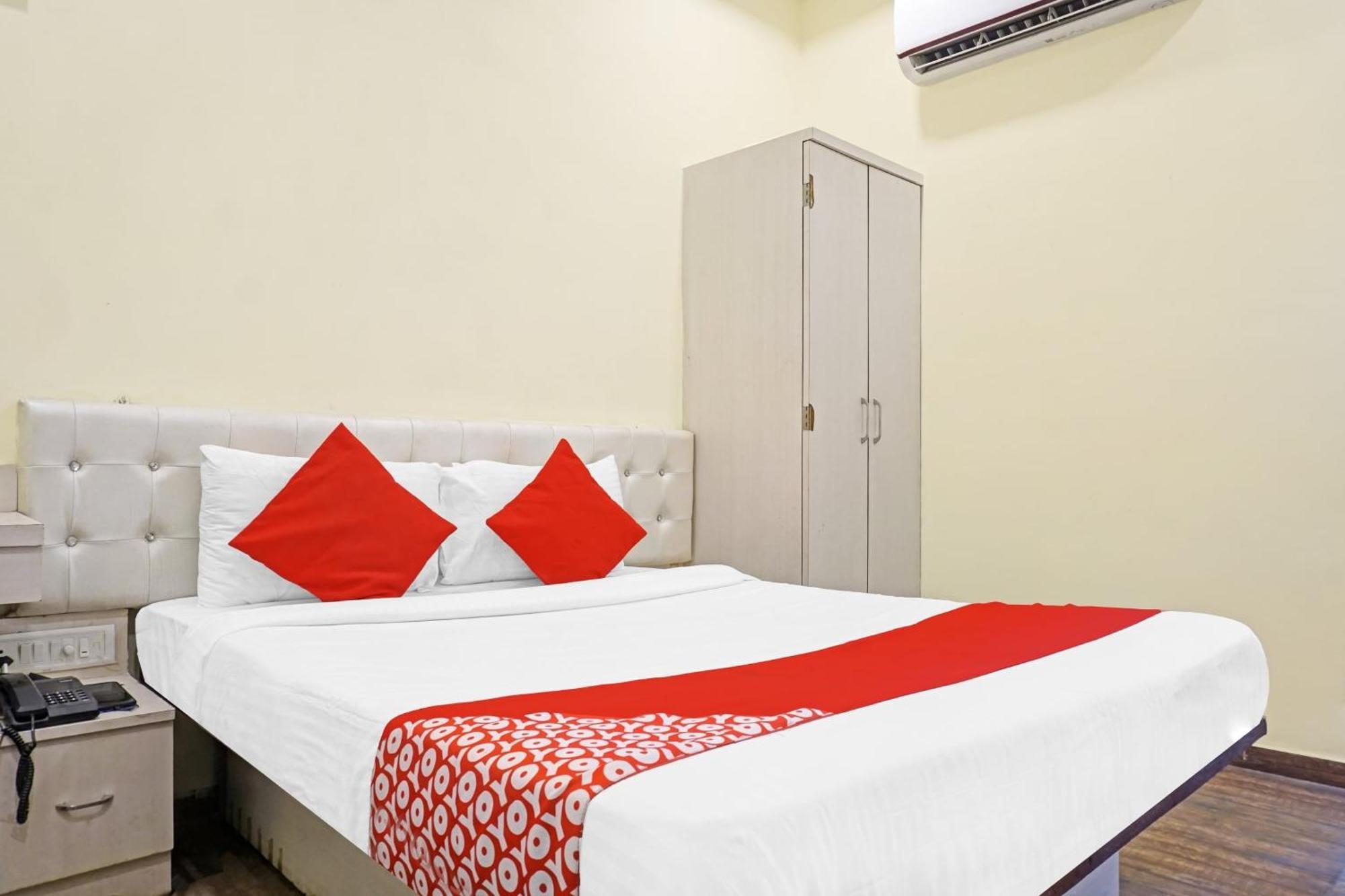 Mundhva Hotel O 24K Inn מראה חיצוני תמונה