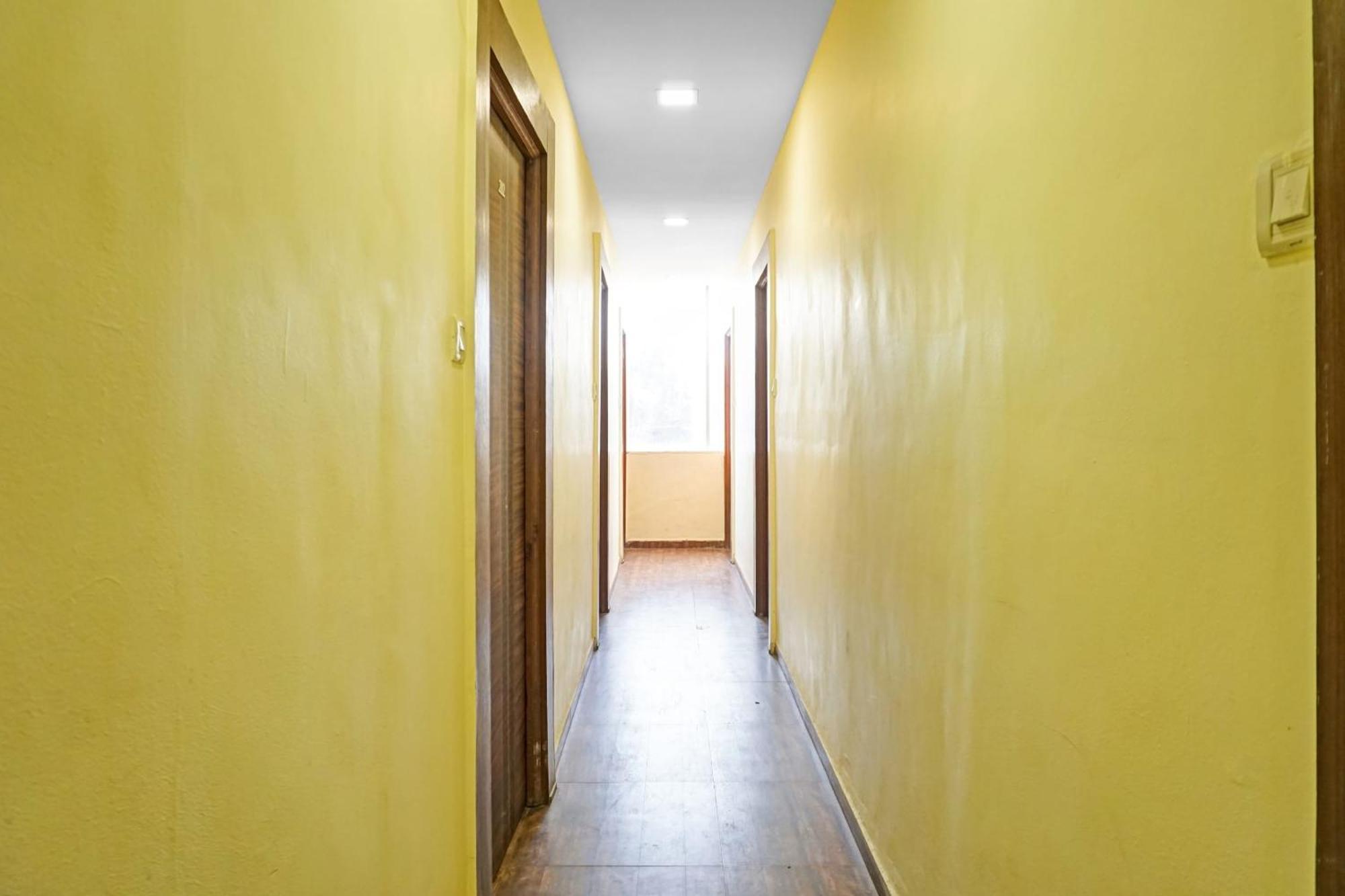 Mundhva Hotel O 24K Inn מראה חיצוני תמונה